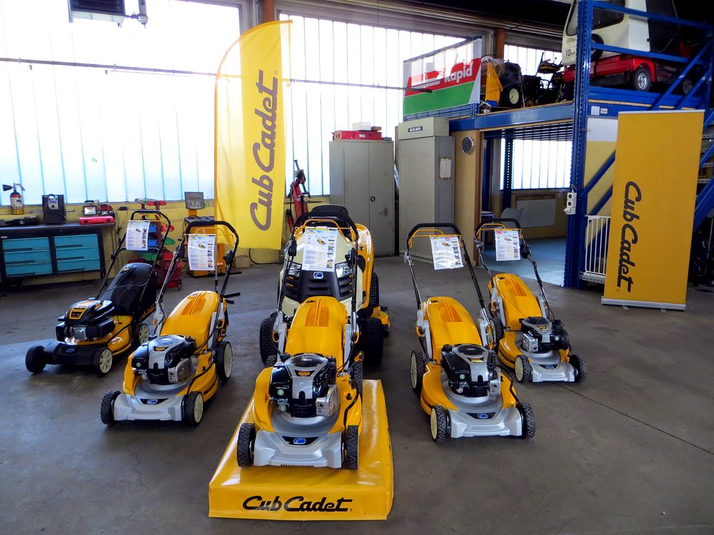 Rasenmäher von Cub Cadet in der Ausstellung